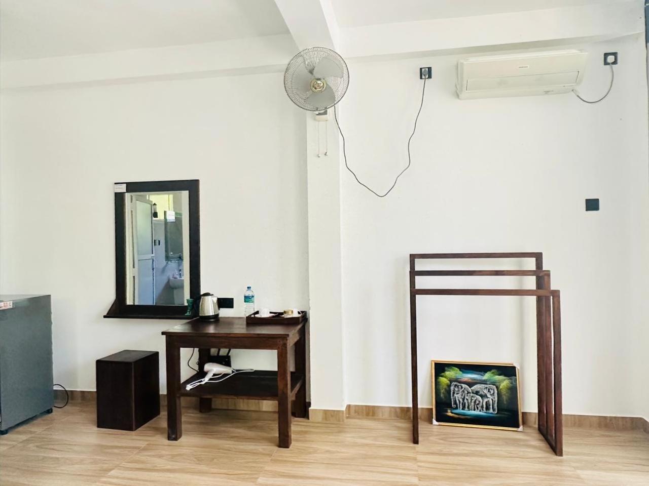 Residence Inn Udawalawe Luaran gambar